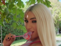 Blondine, Europäisch, Aufs gesicht abspritzen, Hardcore, Hd, Öl, Im freien, Strümpfe