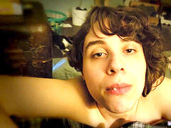 Belle grosse femme bgf, Sucer une bite, Tromperie, Couple, Tir de sperme, Lunettes, Suçant