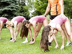 18 años, Culo grande, Verga grande, Tetas grandes, Estilo perrito, Ffm, Flaco, Adolescente