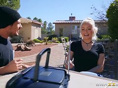 Блондинки, Грудастые, Постарше, Огромные размеры, Милф, Киски, Тату, Сиськи