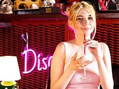 Leie, Grosser arsch, Grosse titten, Blondine, Masturbation, Rasiert, Solo, Entkleiden