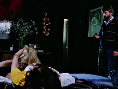 Cunnilingus, Rubia, Morena, Corridas, Sexo duro, Maduro, Solo, Trio