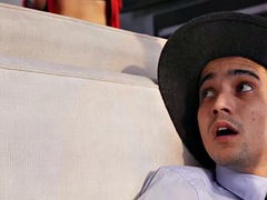 Grote mammen, Blond, Pijpbeurt, Handbeurt, Ondergoed, Moeder die ik wil neuken, Zuigen, Tatoeage