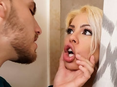 Ванна, Большие сиськи, Черные, Минет, Ласковые ручки, Межрасовый секс, Милф, Бритые