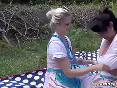 Cum-swap, doggie, lederhosen