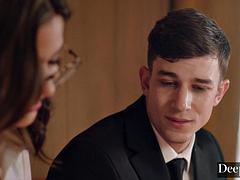 Grosse titten, Blasen, Fesselspiele, Braunhaarige, Aufs gesicht abspritzen, Reiten, Titten, Ehefrau