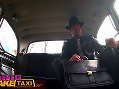 Grosser arsch, Auto, Tschechisch, Hardcore, Lecken, Öffentlich, Muschi, Realität