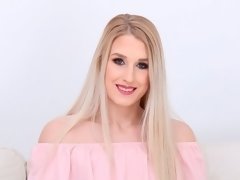 Anaal, Kont, Blond, Pijpbeurt, Hondjeshouding, Handbeurt, Geschoren, Tieten likken