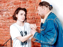 Sucer une bite, Brunette brune, En levrette, Seins naturels, Russe, Maigrichonne, Adolescente, Nénés