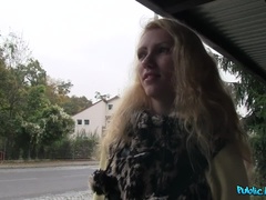 Leie, Arsch, Blasen, Betrug, Hundestellung, Im freien, Pov, Öffentlich