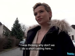 Amateur, Gros seins, Sucer une bite, En levrette, Pov, Public, Cheveux courts, String