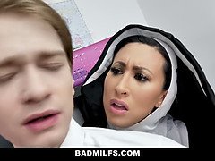 Gros seins, Hard, Nonne, Orgasme, Élève, Plan cul à trois, Nénés, Uniforme