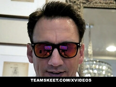 お尻, 舐める尻, デカパイ, 茶髪の, 服従, ピアス, 馬乗り, ティーン