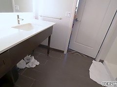 Grosser arsch, Grosser schwanz, Geile alte tussi, Kehlenfick, Handjob, Milf, Mutti, Stiefmutter