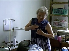 ぽっちゃり, ヨーロピアン, 指いじり, お婆さん, 毛深い, オナニー, 淫乱熟女, オマンコ