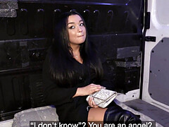 18 ans, Gros seins, Domination, Mamelons, Public, Réalité, Jarretelles, Adolescente