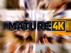 Blond, Pijpbeurt, Oudere vrouw, Hd, Rijpe lesbienne, Geschoren, Sportoefening