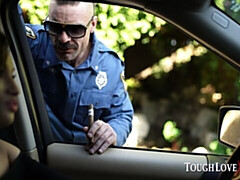 18 jaar, Grote kont, Grote lul, Pijpbeurt, Bruinharig, Hondjeshouding, Tiener, Tieten likken