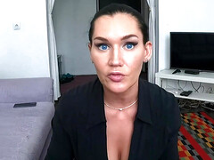 За кулисами, Большие сиськи, Измена, В одежде, Смазливые, Европейки, Милф, От первого лица