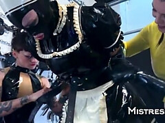 Bondage domination sadisme masochisme, Bottes, Poupée, Domestique, Maîtresse, Esclave, Tatouage, Plan cul à trois