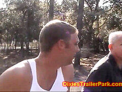 Mère que j'aimerais baiser, De plein air, Public, Adolescente