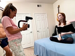 Achter de coulissen, Grote lul, Pijpbeurt, Hondjeshouding, Natuurlijke tieten, Mager, Tiener, Tieten likken