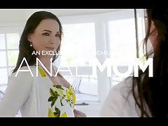 Большая жопа, Минет, Брюнетки, Постарше, Семяизвержение, Глубокая глотка, Милф, Кричащие