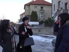 Enthousiasteling, Bruinharig, Groep, Likken, Masturbatie, Orgie, Strippen, Speelgoed