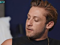 Muscular stud fucks his tattooed boyfriend bareback until he cums