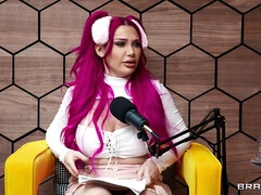 Анальный секс, Большой член, Минет, Двойной анал, Пальцем, Секс без цензуры, Порнозвезда, Втроем