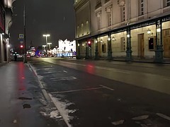 Brunette brune, Fétiche, Lingerie, De plein air, Public, Rasée, Nénés