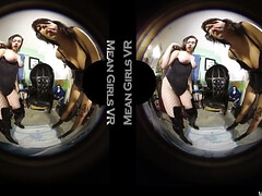 2 Stunners Salivating For You