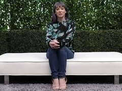 Grote kont, Grote mammen, Pijpbeurt, Hondjeshouding, Masturbatie, Gezichtspunt, Geschoren, Strippen