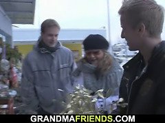 Pijpbeurt, Oudere vrouw, Rijpe lesbienne, Moeder die ik wil neuken, Man man vrouw, Moeder, Realiteit, Trio