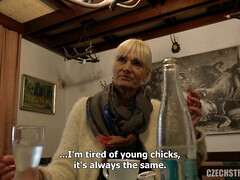 Enthousiasteling, Lieveling, Pijpbeurt, Handbeurt, Rijpe lesbienne, Kut duiken, Ruw, Geschoren