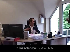 Anal, Cul, Sucer une bite, Brunette brune, Tchèque, Faciale, Bureau, Plan cul à trois
