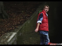 Grote lul, Sperma shot, Hondjeshouding, Kokhalzen, Handbeurt, Likken, Buiten, Doordringend