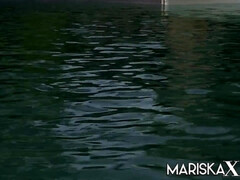 Bikini, Blondine, Gesichtssitzen, Absätze, Milf, Natürlichen titten, Rasiert, Titten