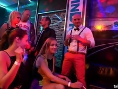 Pijpbeurt, Aangekleed, Pop, Interraciaal, Zoenen, Likken, Feest, Nat