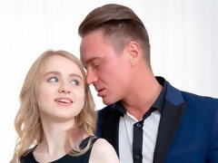 アナル, お尻, ブロンド, フェラチオ, 手コキする, キス, 剃毛, ティーン