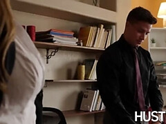 Grosse titten, Blondine, Blasen, Spermaladung, Behaart, Lecken, Natürlichen titten, Büro