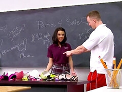 18 jahre, Grosser schwanz, Blasen, Hardcore, Orgasmus, Schulmädchen, Lehrer, Jungendliche (18+)