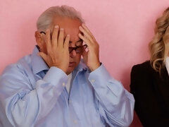Grosser arsch, Grosse titten, Fingern, Küssen, Lesbisch, Lecken, Masturbation, Titten
