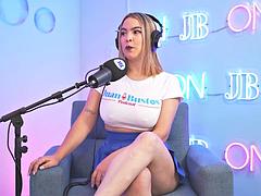 Большой член, Большие сиськи, Черненькие, Затыкание рта, Латиноамериканки, Масло, Испанки, Втроем