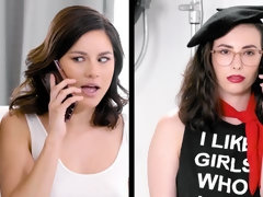 Braunhaarige, Hundestellung, Fingern, Küssen, Lesbisch, Lecken, Masturbation, Entkleiden