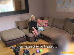 Anal, Cul, Sucer une bite, En levrette, Masturbation, Bureau, Pov, Chatte