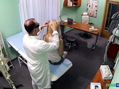 Enthousiasteling, Pijpbeurt, Arts, Hondjeshouding, Vingeren, Likken, Verpleegster, Kut duiken