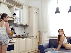 18 ans, Sucer une bite, Le plan cul à quatre, Groupe, Argent, Réalité, Russe, Adolescente