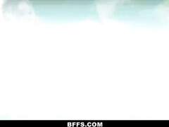 Sucer une bite, Le plan cul à quatre, Groupe, Hard, Petite femme, Actrice du porno, Pov, Nénés