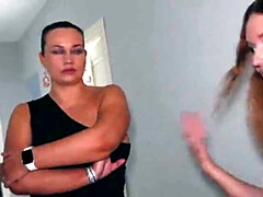 Grote mammen, Pijpbeurt, Sperma in mond, Gezichtzitten, Groep, Hd, Lesbisch, Slet